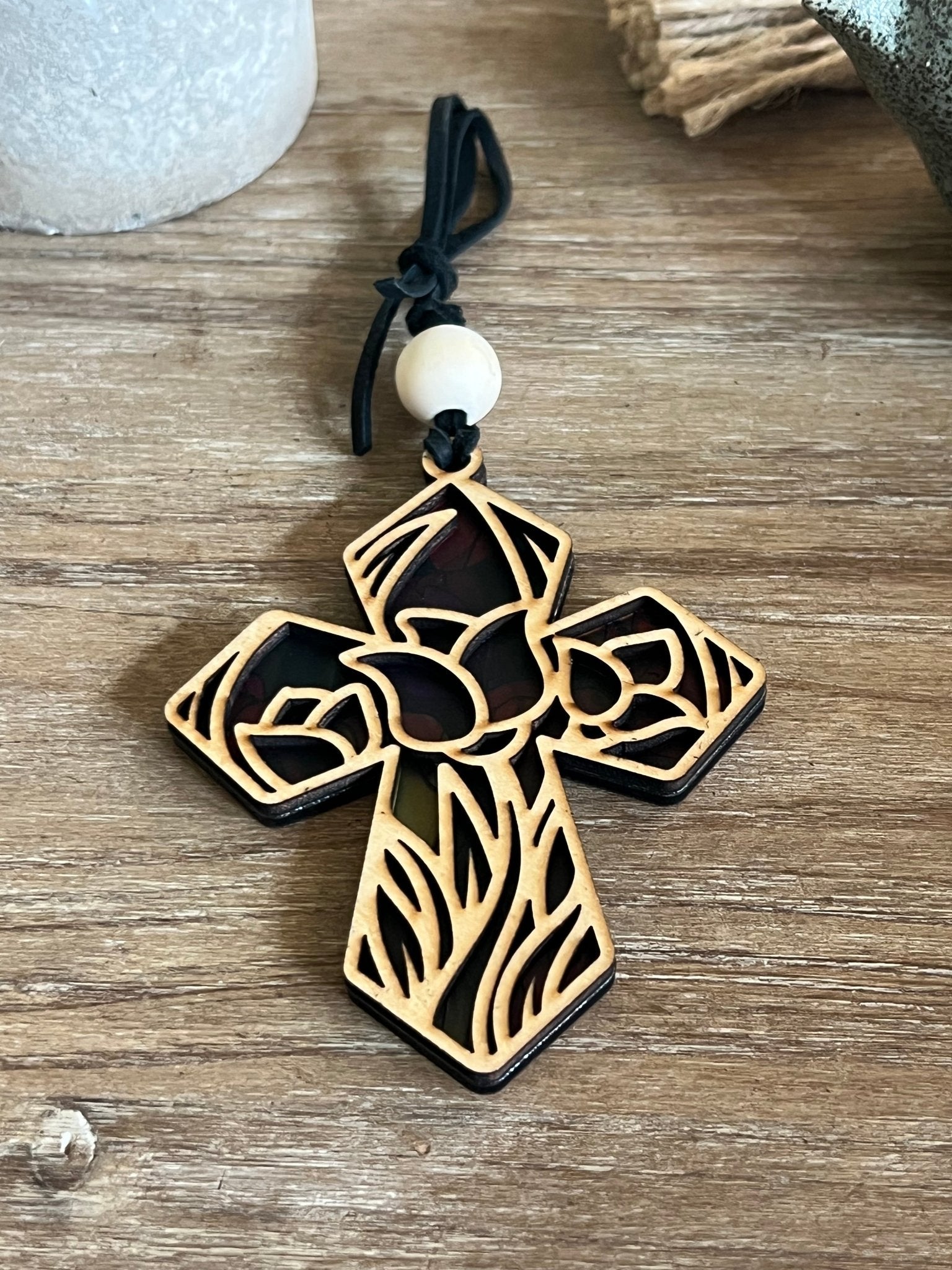 Tulip Multicolored Suncatcher made of natural wood and acrylic, featuring vibrant colors and a rustic-modern design.